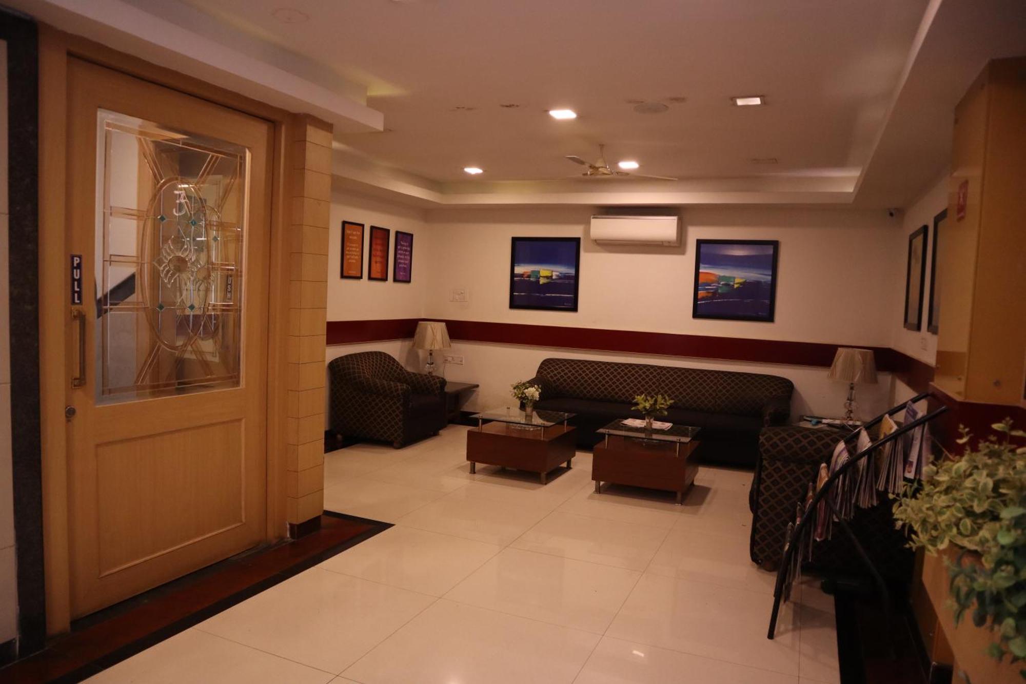 העיר בנגלור Sri Sai Ram Suites מראה חיצוני תמונה
