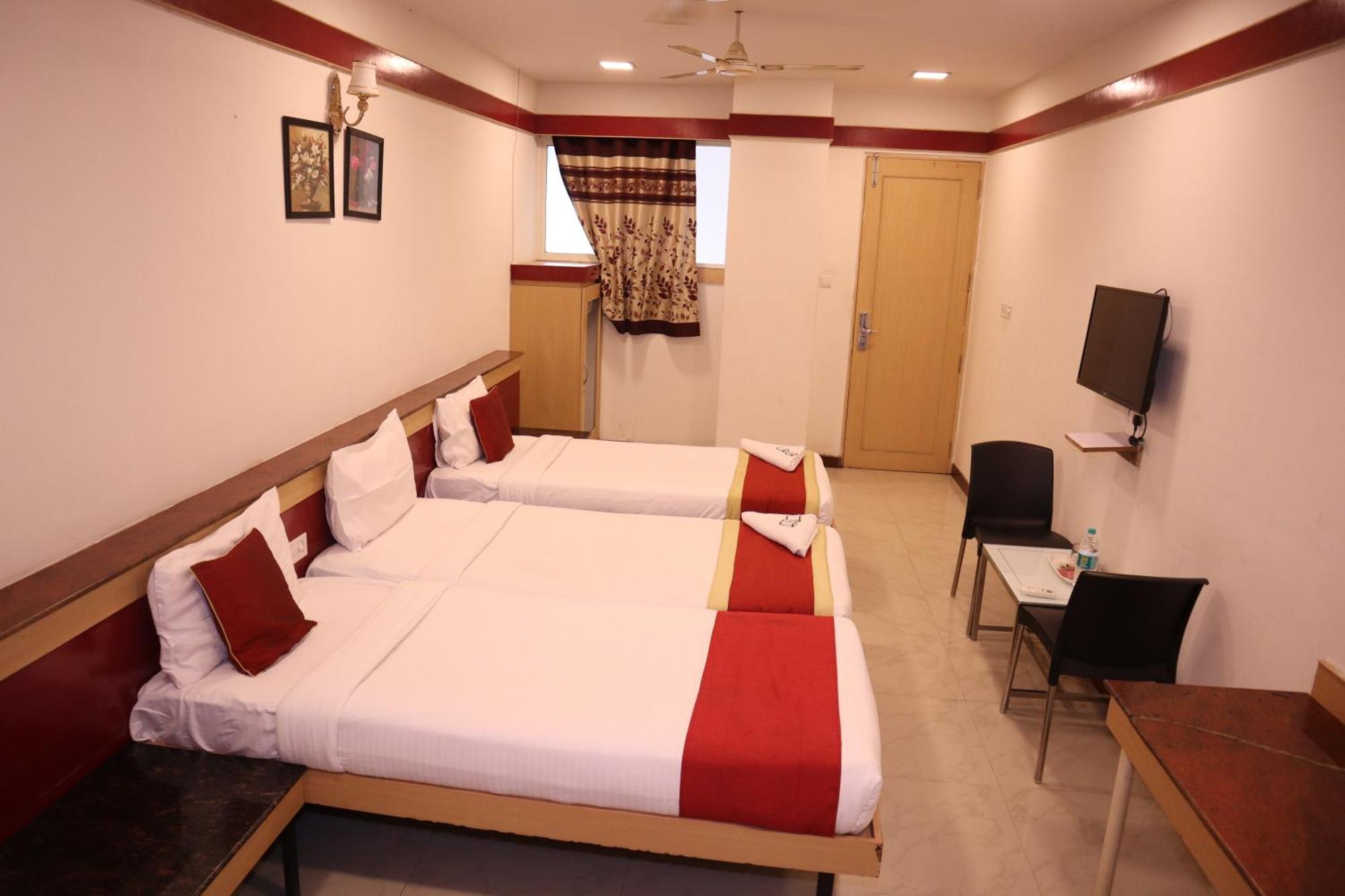 העיר בנגלור Sri Sai Ram Suites מראה חיצוני תמונה