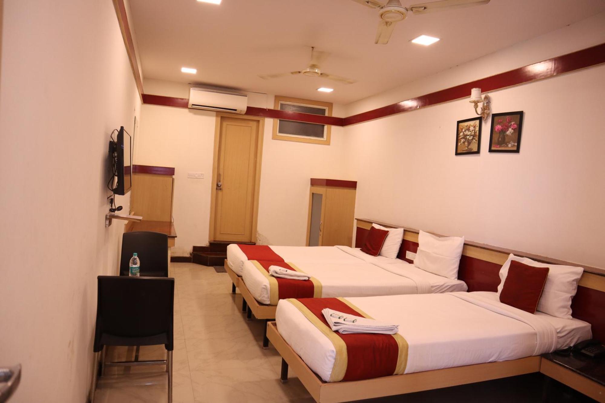 העיר בנגלור Sri Sai Ram Suites מראה חיצוני תמונה