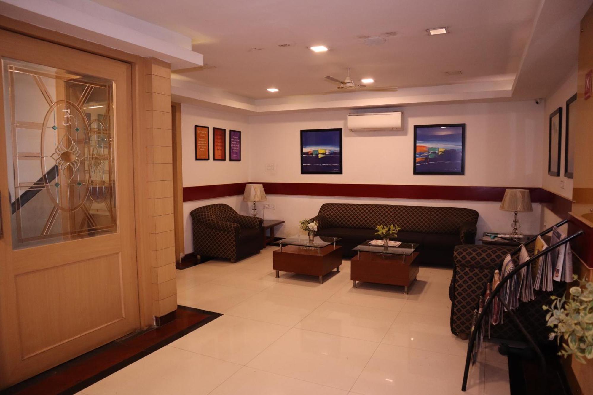 העיר בנגלור Sri Sai Ram Suites מראה חיצוני תמונה
