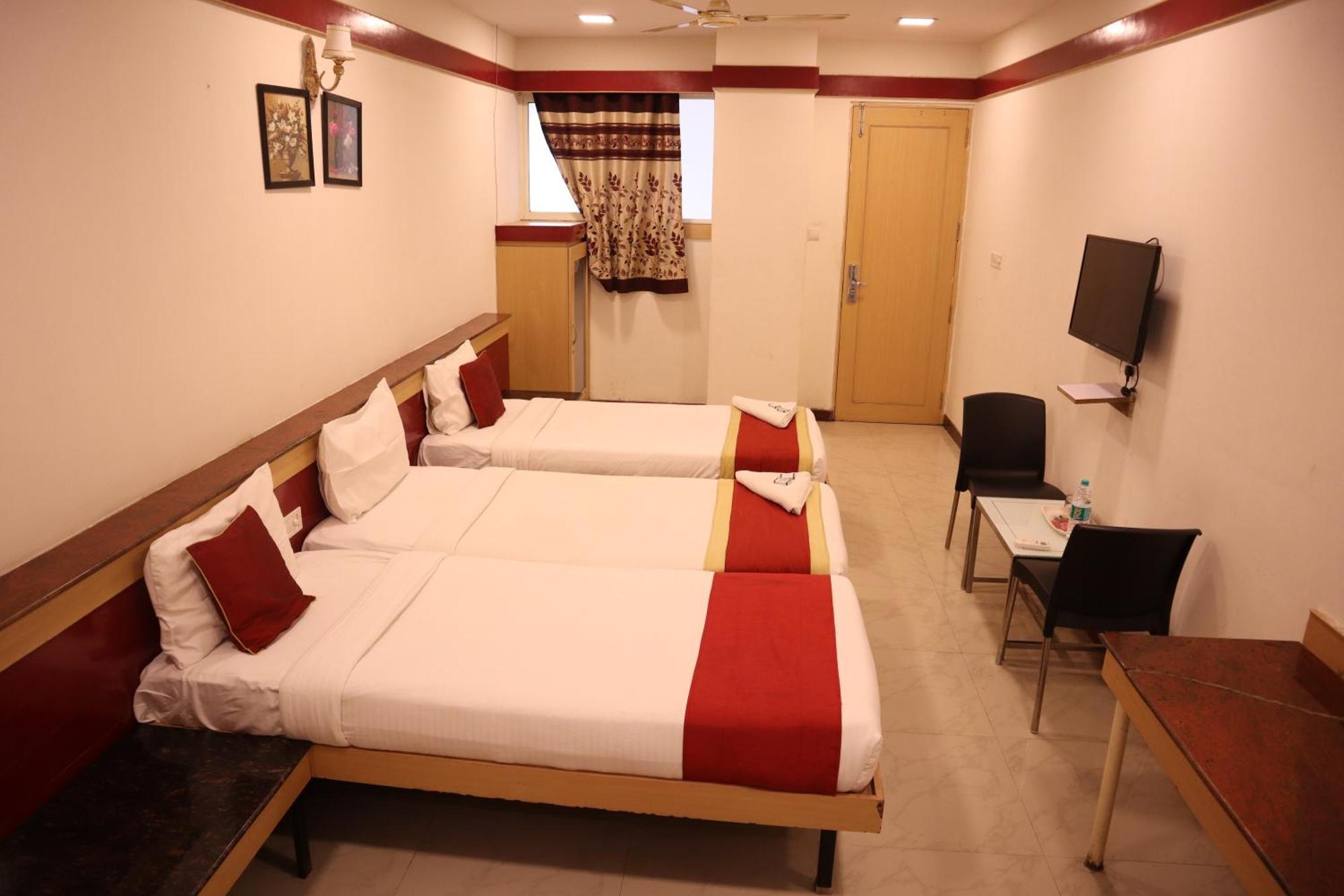 העיר בנגלור Sri Sai Ram Suites מראה חיצוני תמונה