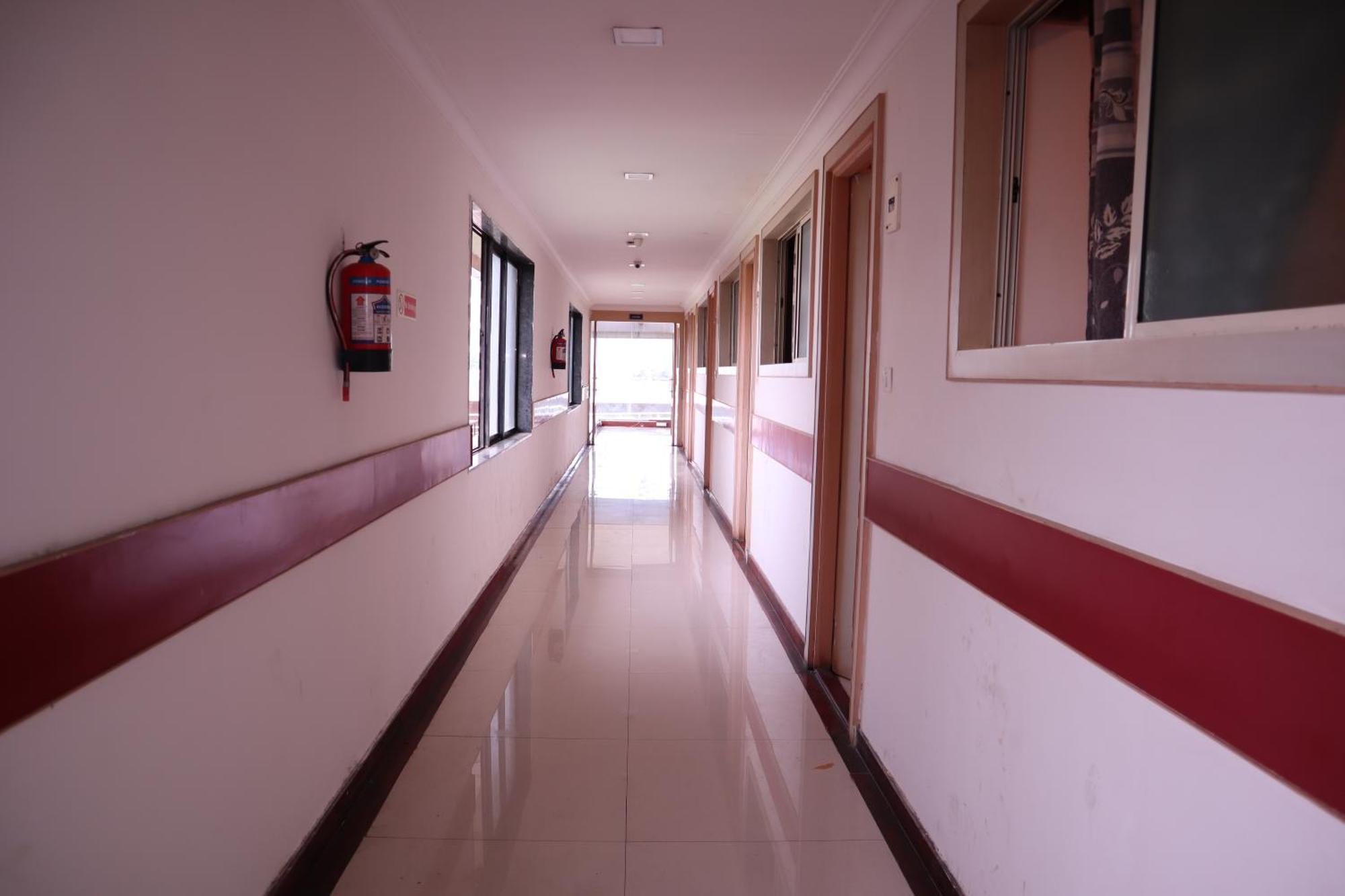 העיר בנגלור Sri Sai Ram Suites מראה חיצוני תמונה