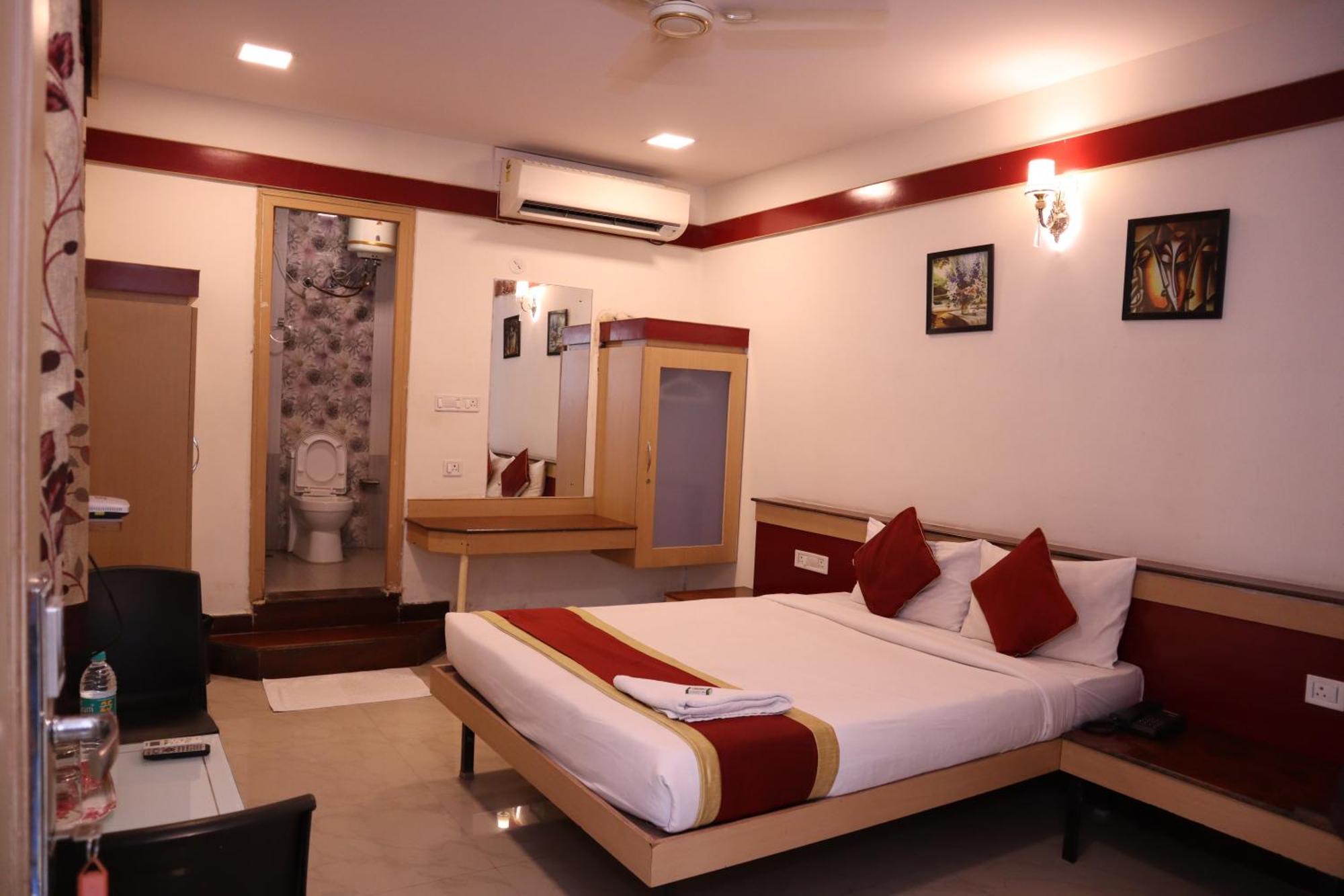 העיר בנגלור Sri Sai Ram Suites מראה חיצוני תמונה