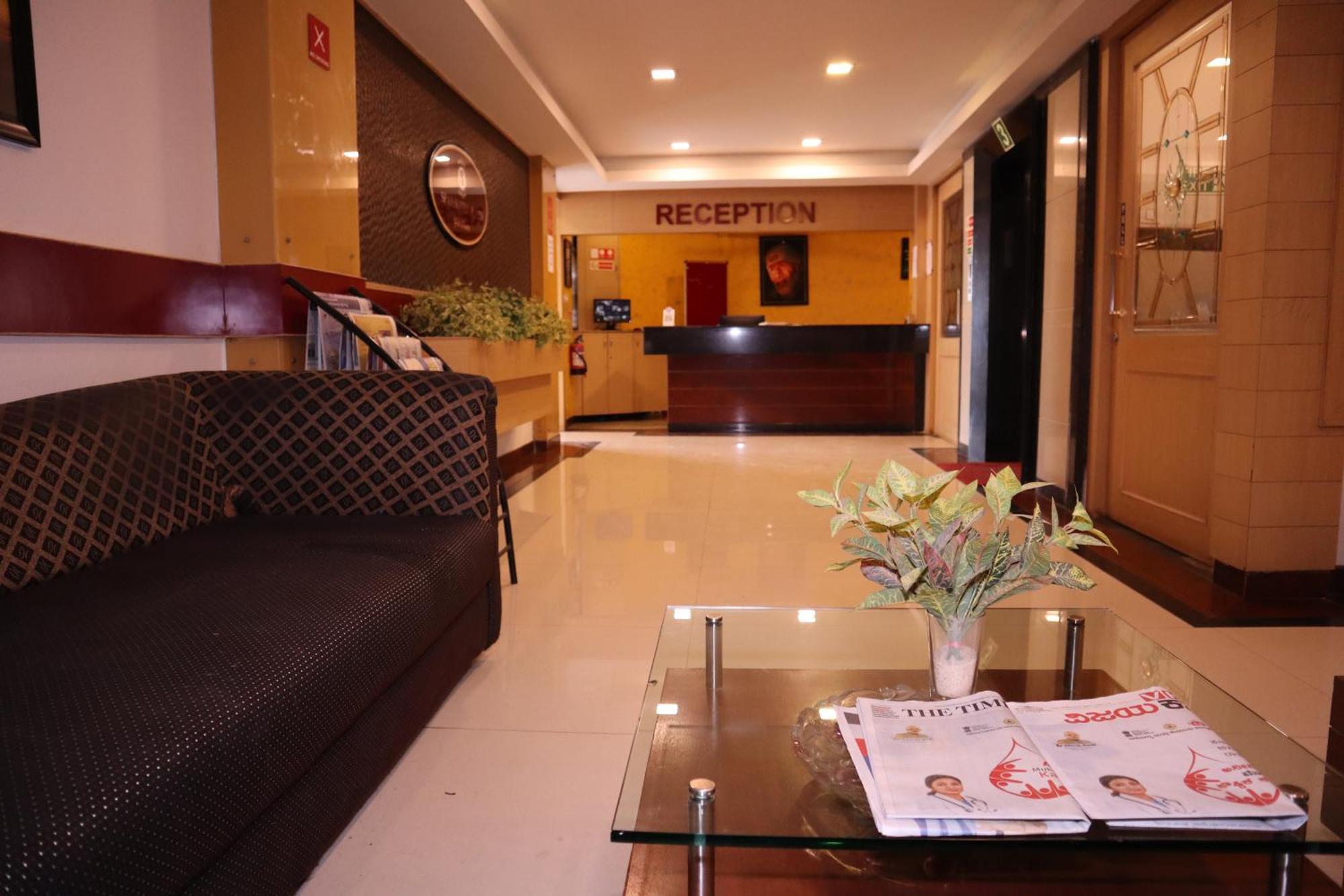 העיר בנגלור Sri Sai Ram Suites מראה חיצוני תמונה