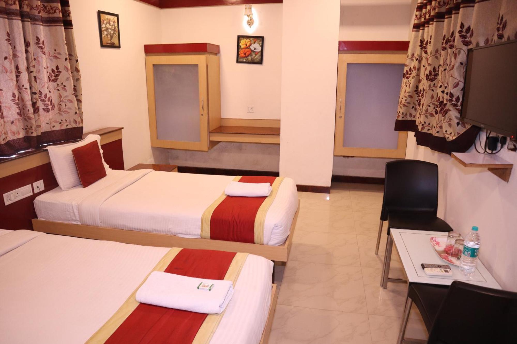 העיר בנגלור Sri Sai Ram Suites מראה חיצוני תמונה