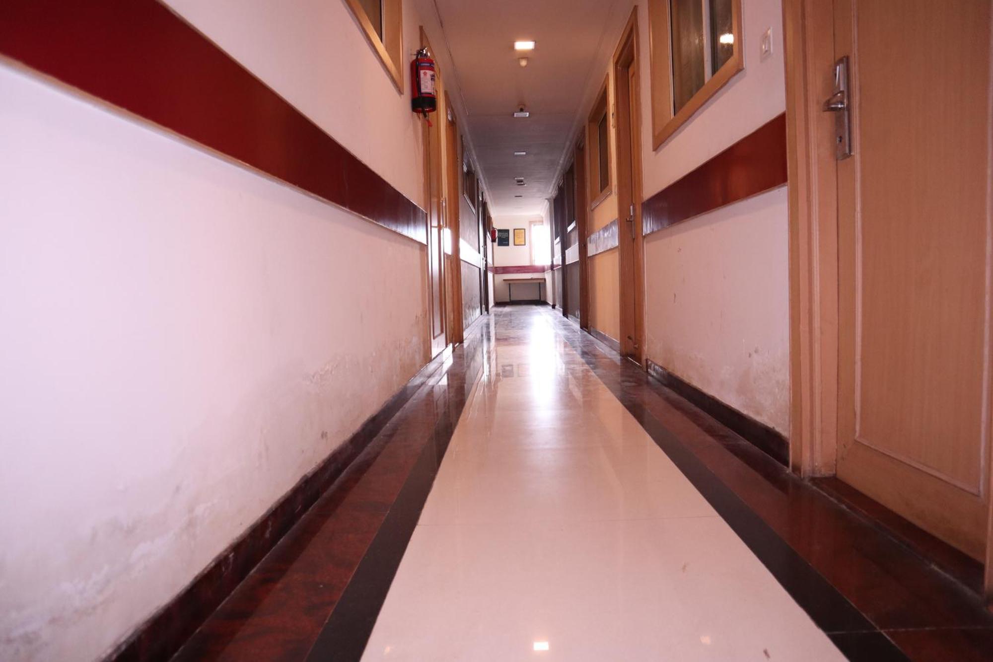 העיר בנגלור Sri Sai Ram Suites מראה חיצוני תמונה